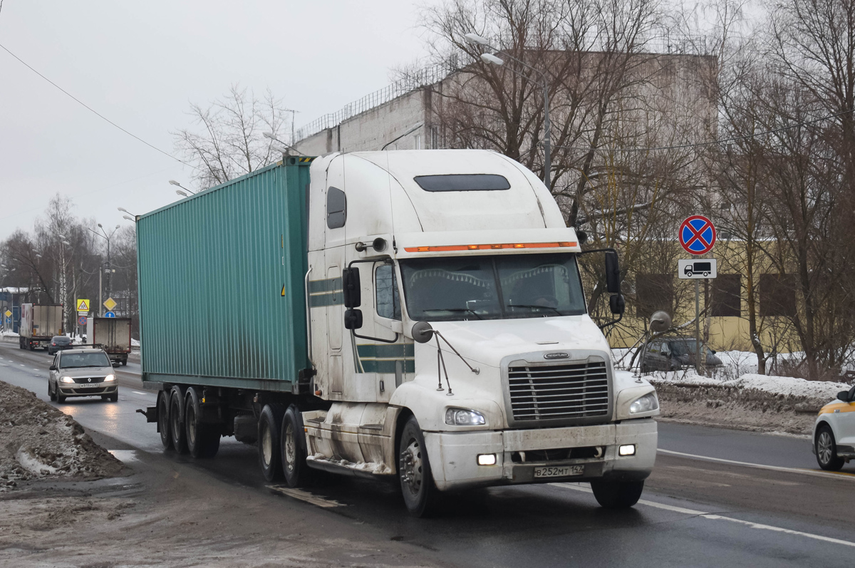 Ленинградская область, № В 252 МТ 147 — Freightliner Century Class