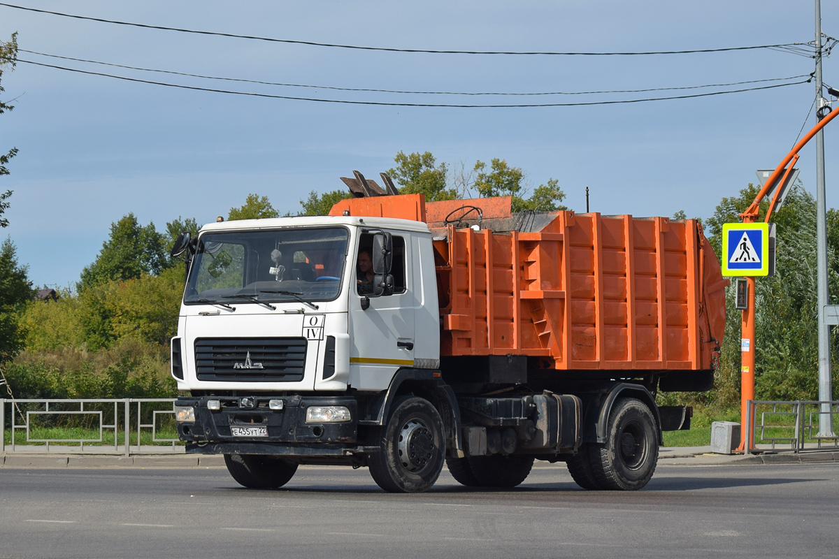 Алтайский край, № Е 455 УТ 22 — МАЗ-5340B2