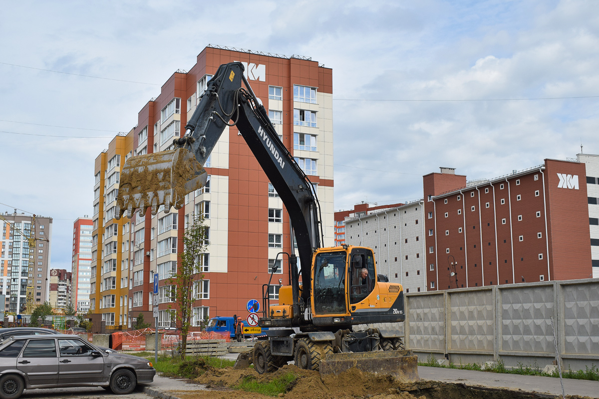 Алтайский край, № 7740 АР 22 — Hyundai R210W-9S