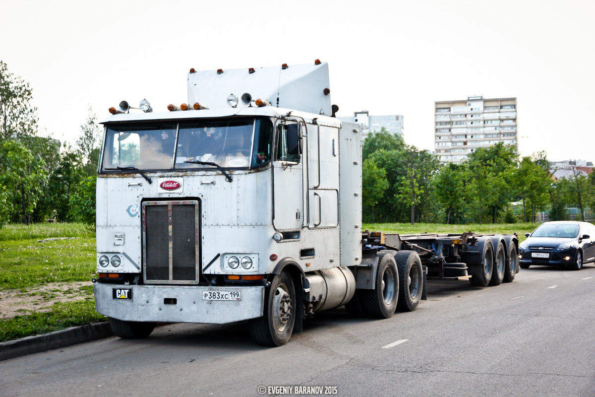 Москва, № Р 383 ХС 199 — Peterbilt 362