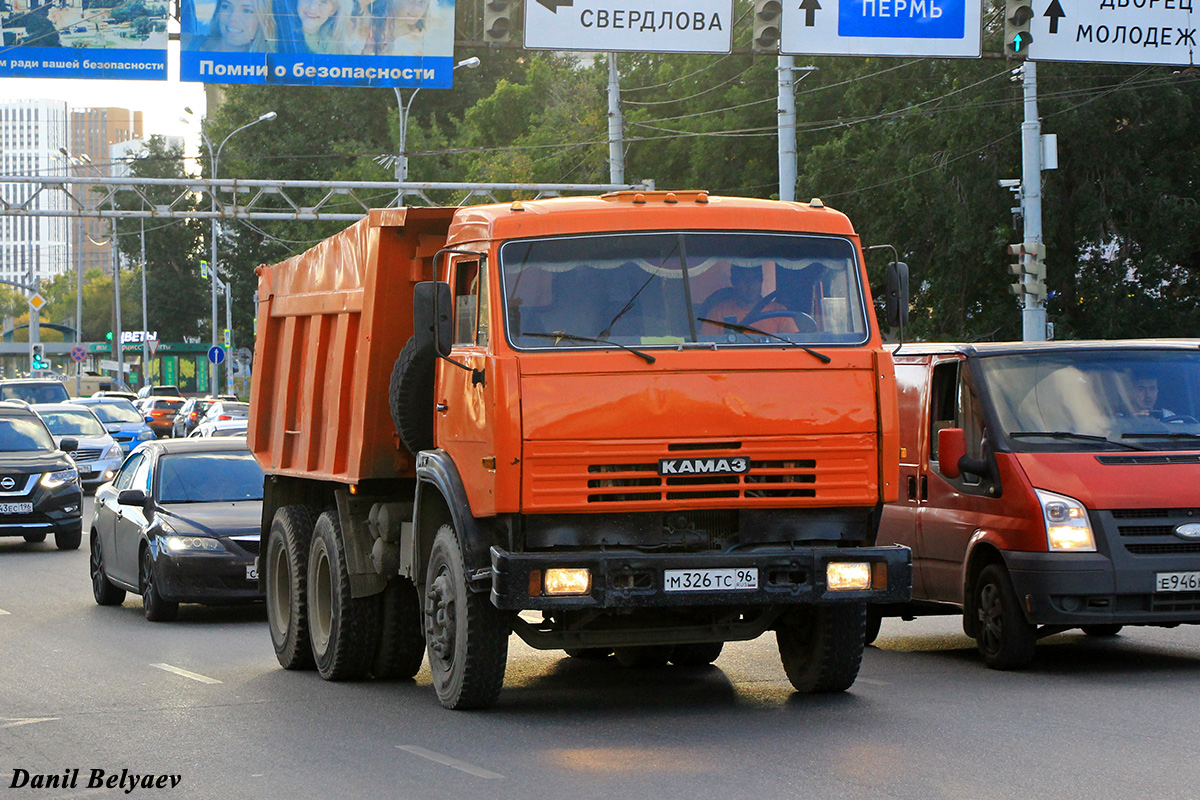 Свердловская область, № М 326 ТС 96 — КамАЗ-65115 [651150]