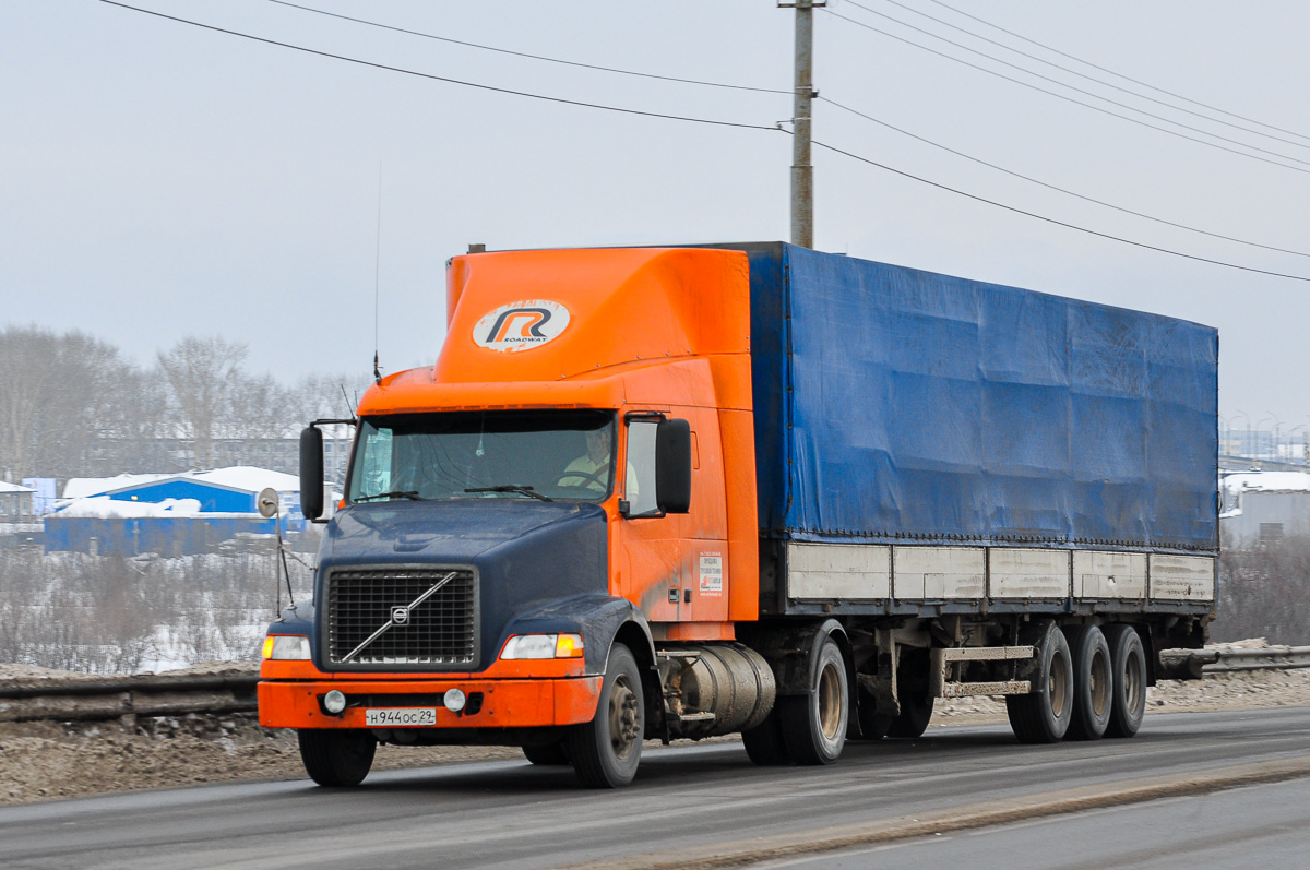 Архангельская область, № Н 944 ОС 29 — Volvo VNM430