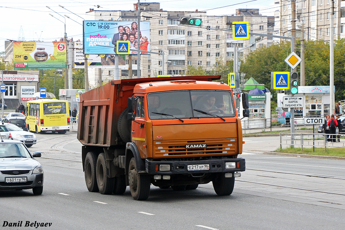 Свердловская область, № Е 217 ХР 96 — КамАЗ-65115 [651150]