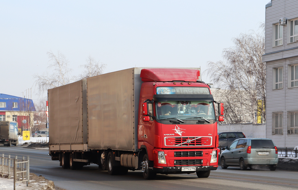 Омская область, № А 371 КВ 196 — Volvo ('2002) FH12.440