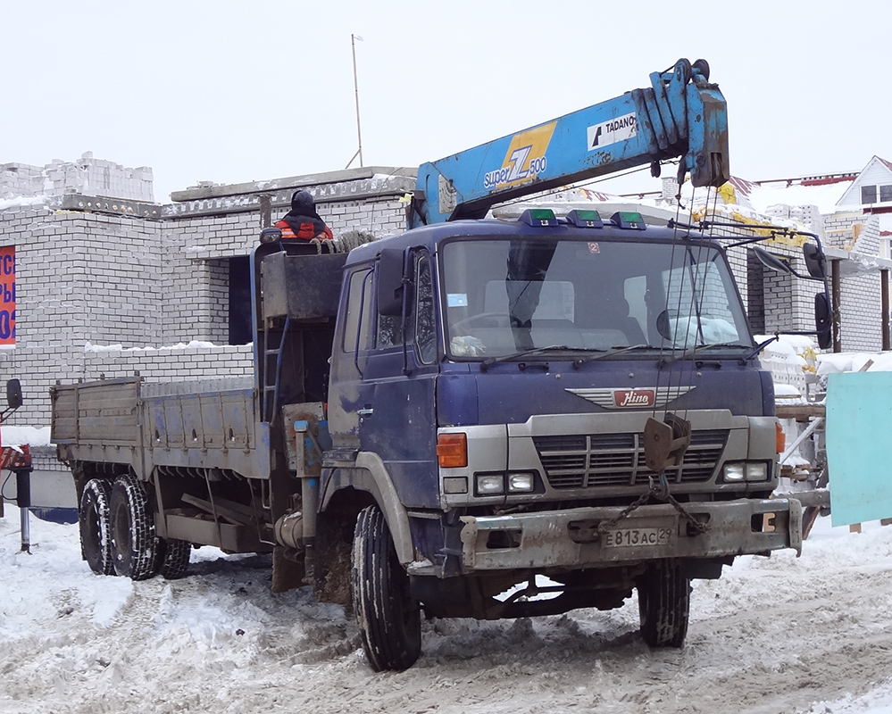 Архангельская область, № Е 813 АС 29 — Hino 700