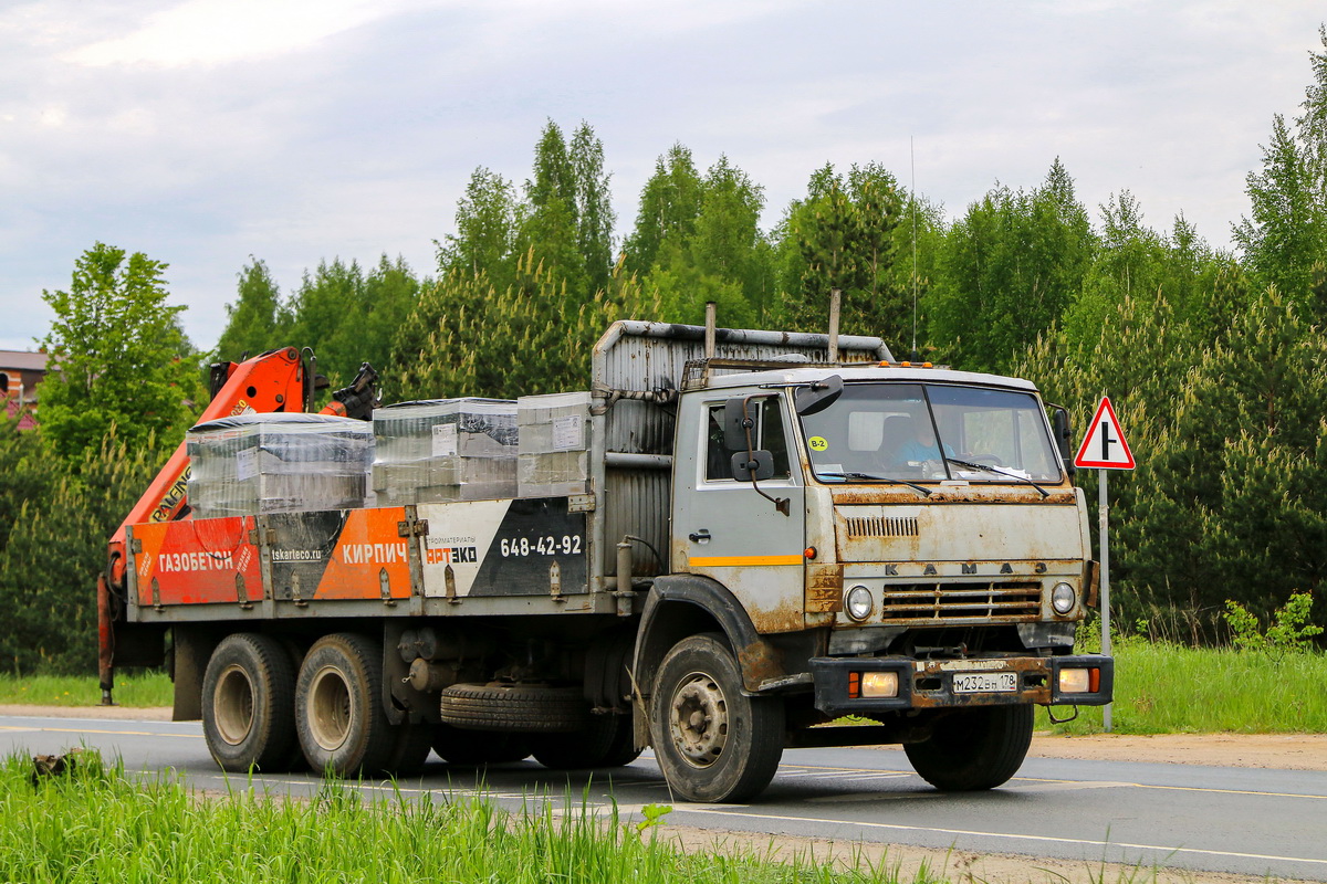 Санкт-Петербург, № М 232 ВН 178 — КамАЗ-53212