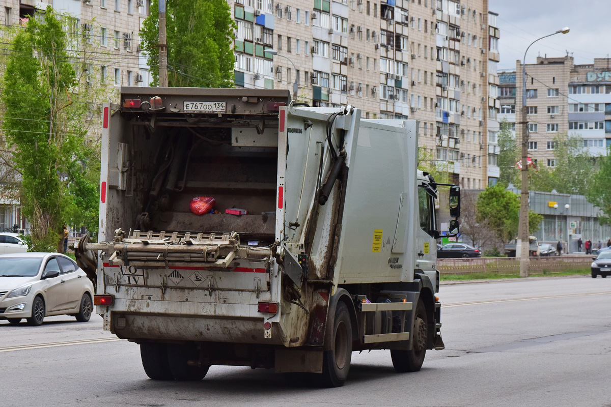 Волгоградская область, № Е 767 ОО 134 — Mercedes-Benz Axor 1826 [Z9M]