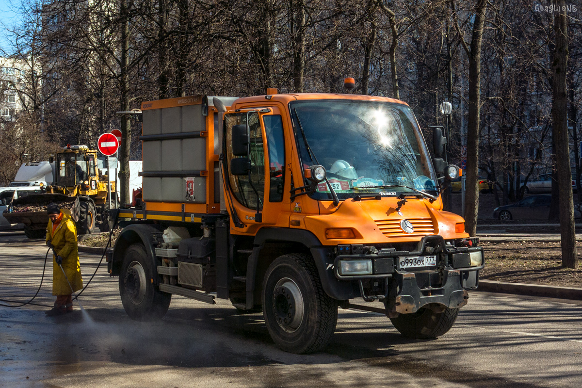 Москва, № О 993 ОХ 777 — Mercedes-Benz Unimog U400