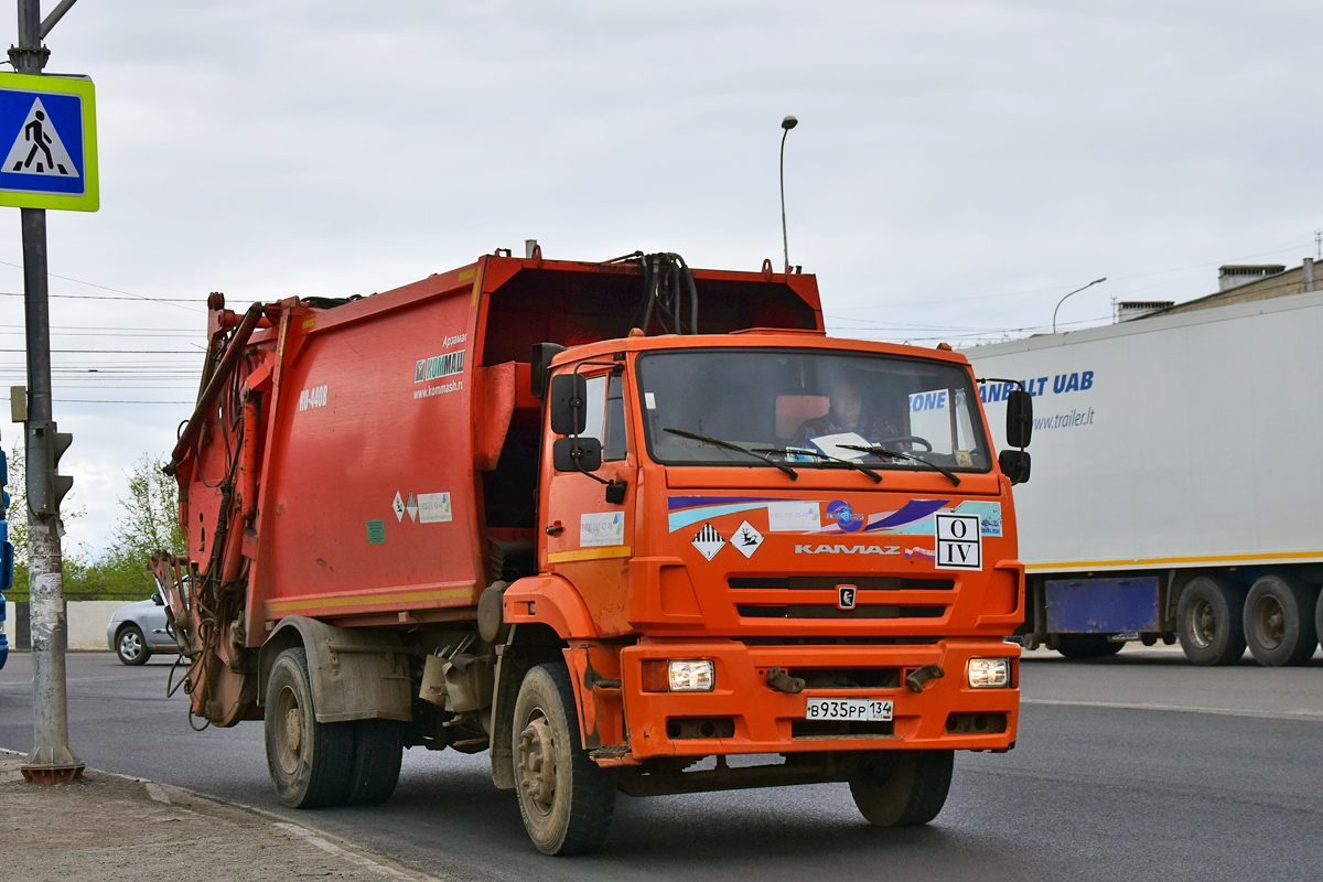 Волгоградская область, № В 935 РР 134 — КамАЗ-53605-L4