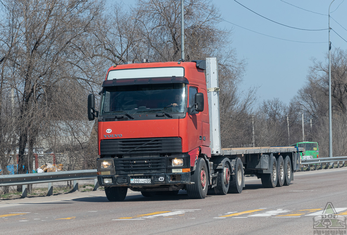 Алматинская область, № 098 VHZ 05 — Volvo ('1993) FH12.420