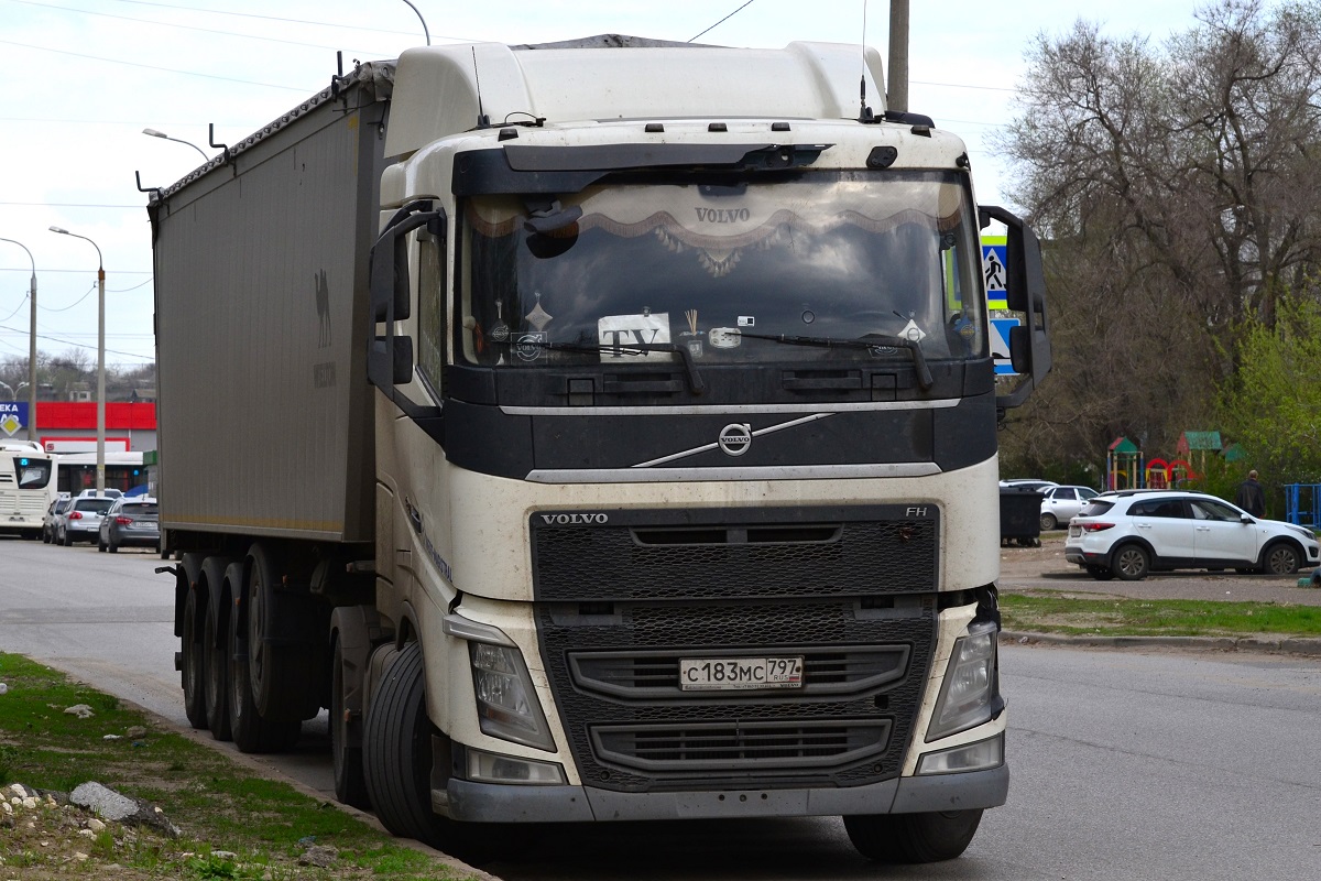 Ростовская область, № С 183 МС 797 — Volvo ('2012) FH.420 [X9P]