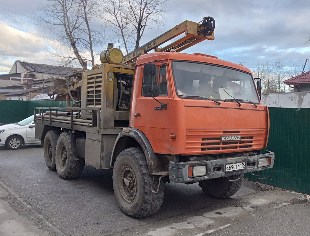 Свердловская область, № А 690 ТР 196 — КамАЗ-43114-02 [43114C]