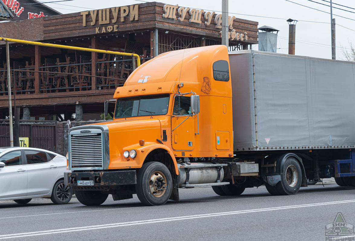 Западно-Казахстанская область, № 445 AEF 07 — Freightliner FLD 120 SD