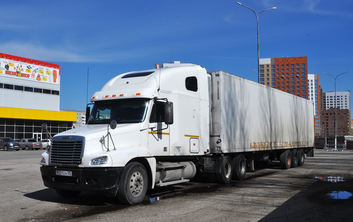 Омская область, № Х 521 СН 55 — Freightliner Century Class