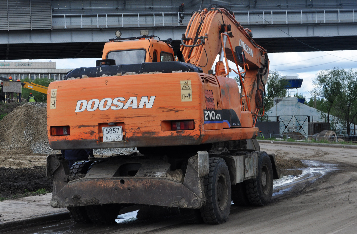 Омская область, № 5857 АА 55 — Doosan DX210W