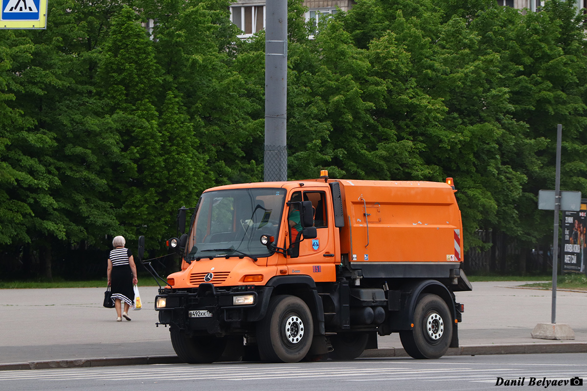 Санкт-Петербург, № 951 — Mercedes-Benz Unimog U400