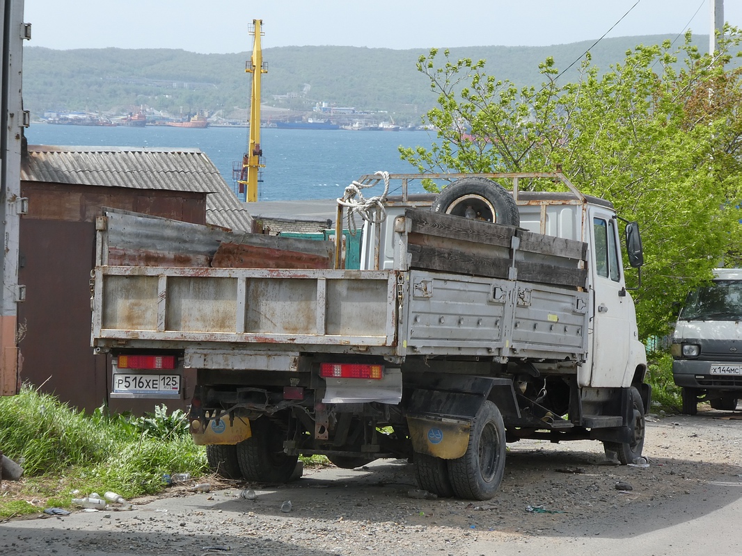 Приморский край, № Р 516 ХЕ 125 — ЗИЛ-5301АО "Бычок"