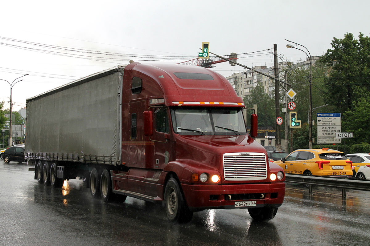 Кировская область, № О 642 МК 43 — Freightliner Century Class