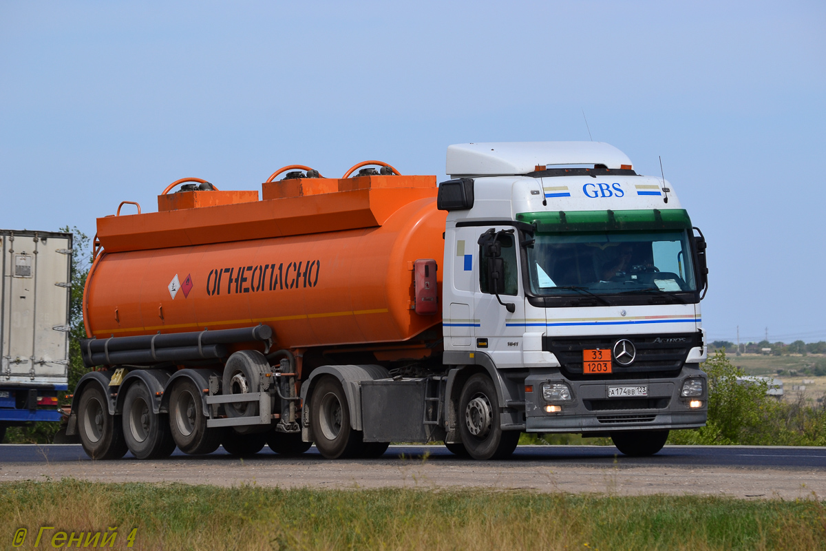 Краснодарский край, № А 174 ВВ 123 — Mercedes-Benz Actros ('2003) 1841