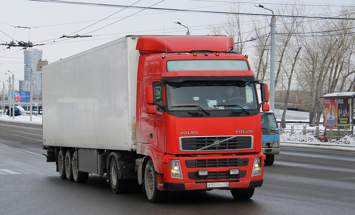 Курганская область, № Х 904 ЕС 45 — Volvo ('2002) FH12.460