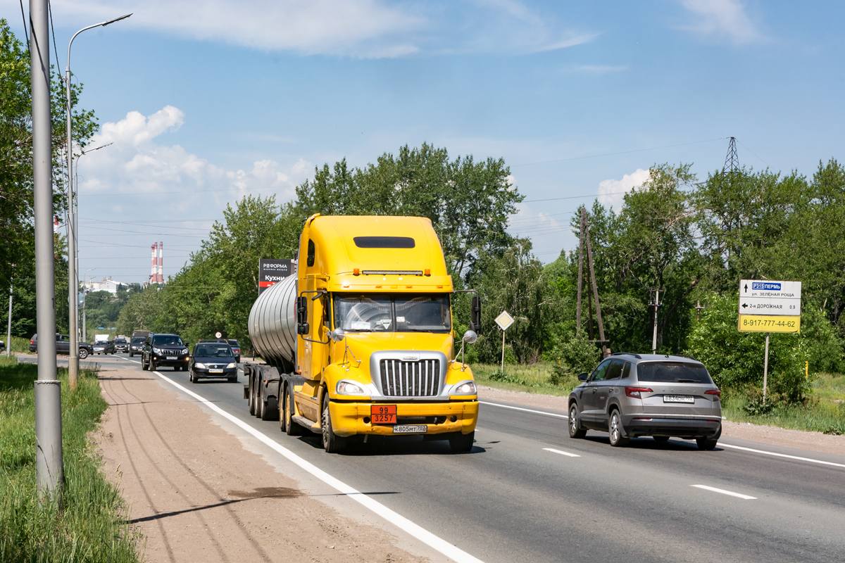 Башкортостан, № К 805 МТ 702 — Freightliner Columbia