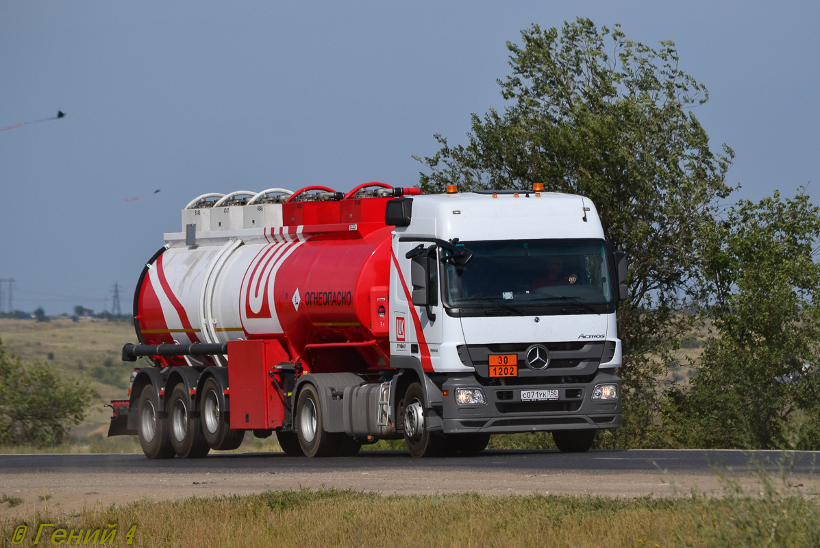 Волгоградская область, № С 071 УК 750 — Mercedes-Benz Actros '09 1844 [Z9M]