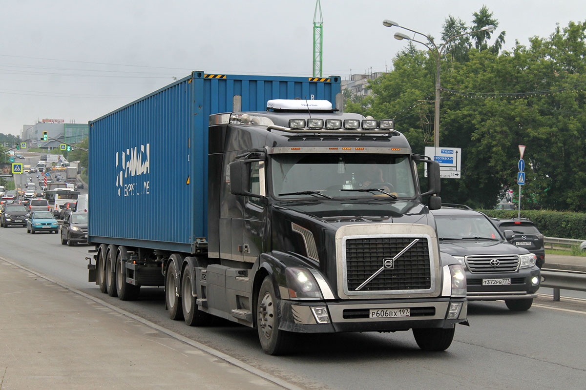 Москва, № Р 606 ВХ 197 — Volvo VNL630