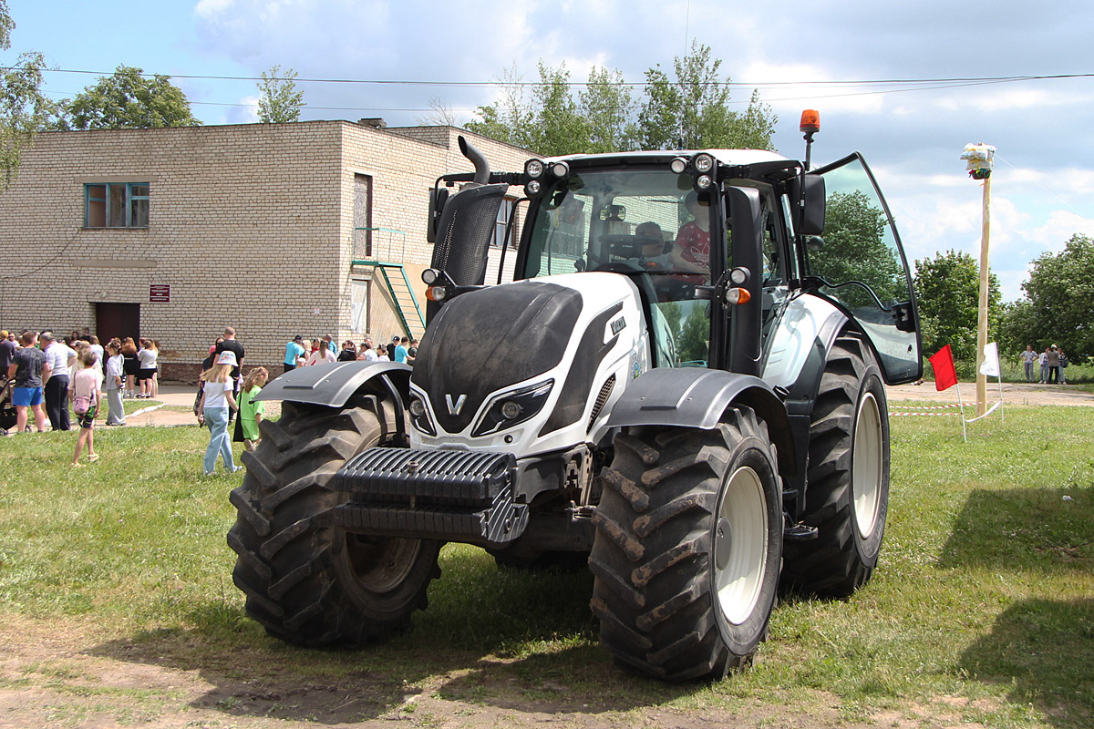 Рязанская область, № 0721 РА 62 — Valtra (общая модель)