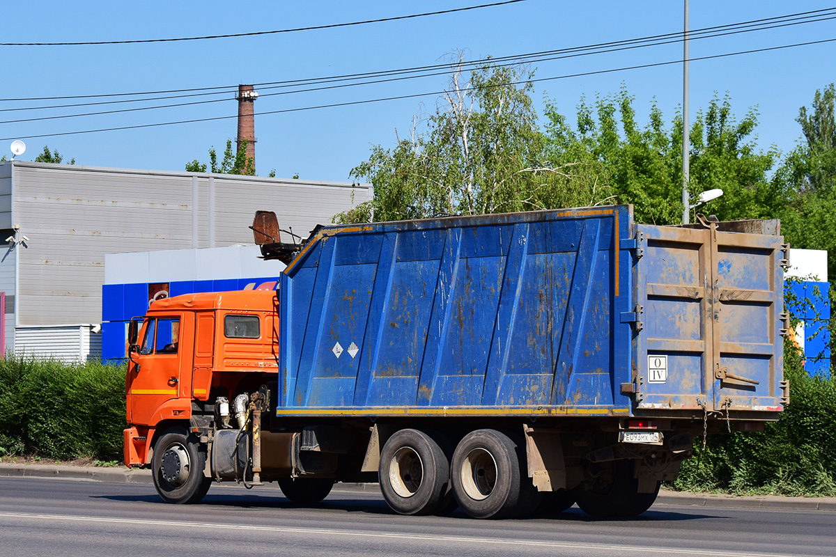 Волгоградская область, № Е 093 МХ 134 — КамАЗ-65115 (общая модель)