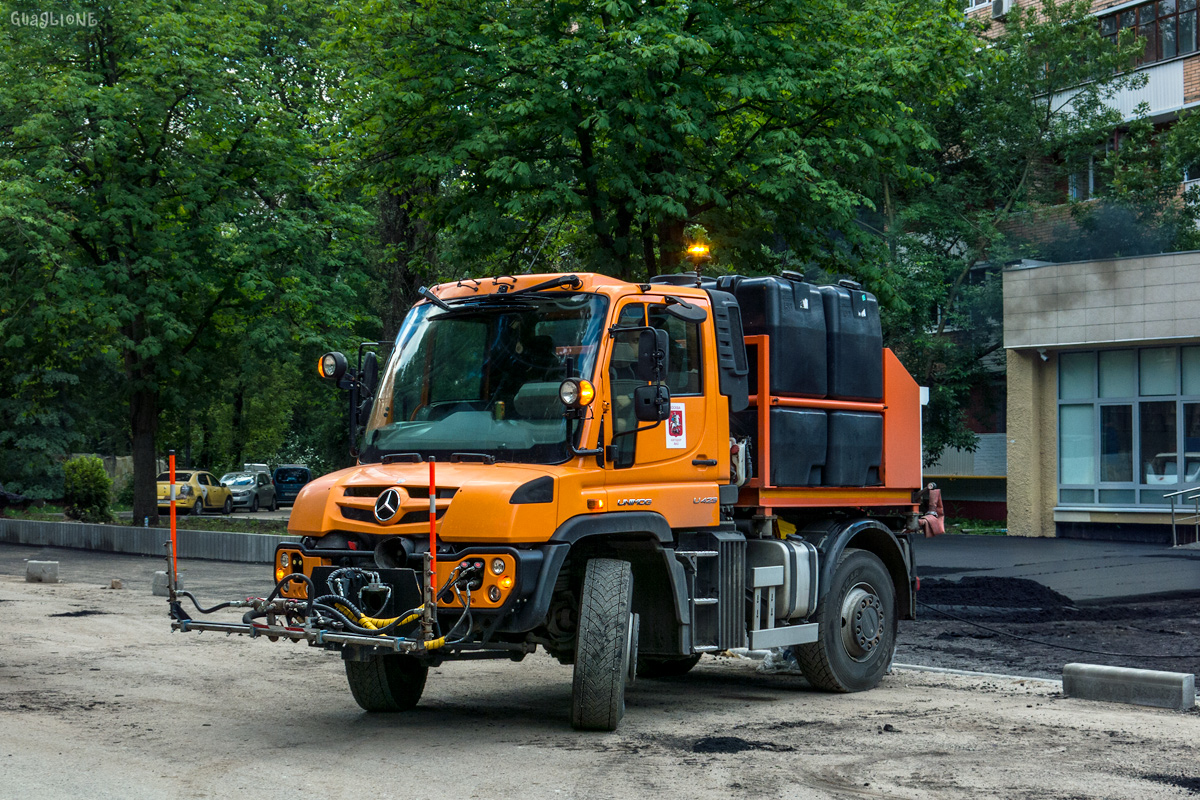 Москва, № 8292 НХ 77 — Mercedes-Benz Unimog (общ.м)