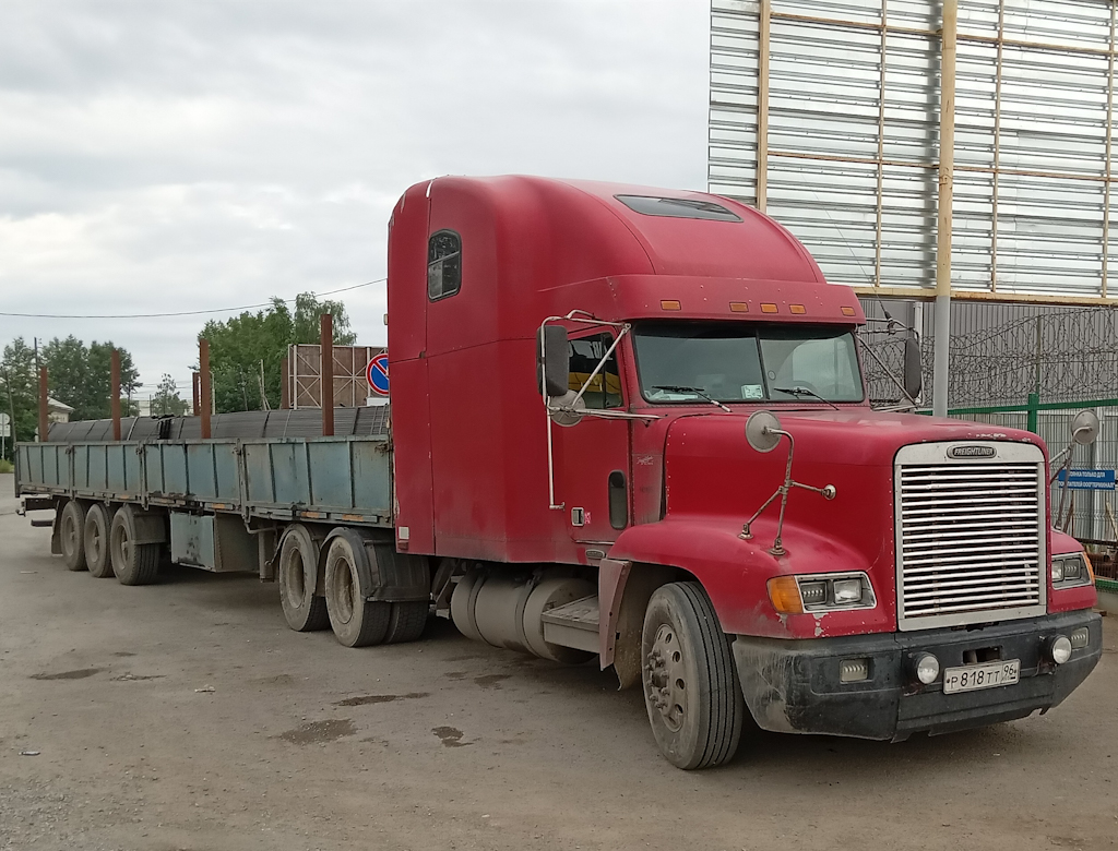 Свердловская область, № Р 818 ТТ 96 — Freightliner FLD 120