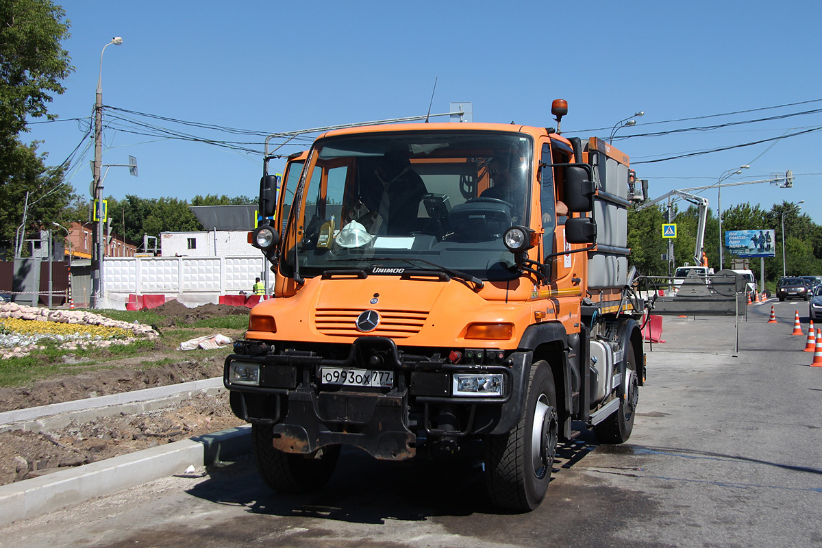 Москва, № О 993 ОХ 777 — Mercedes-Benz Unimog U400