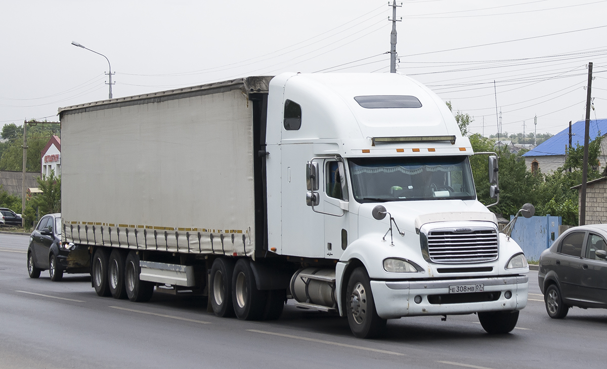 Кабардино-Балкария, № Е 308 МВ 07 — Freightliner Columbia