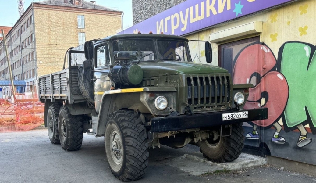 Свердловская область, № Н 682 ОХ 96 — Урал-5557-10