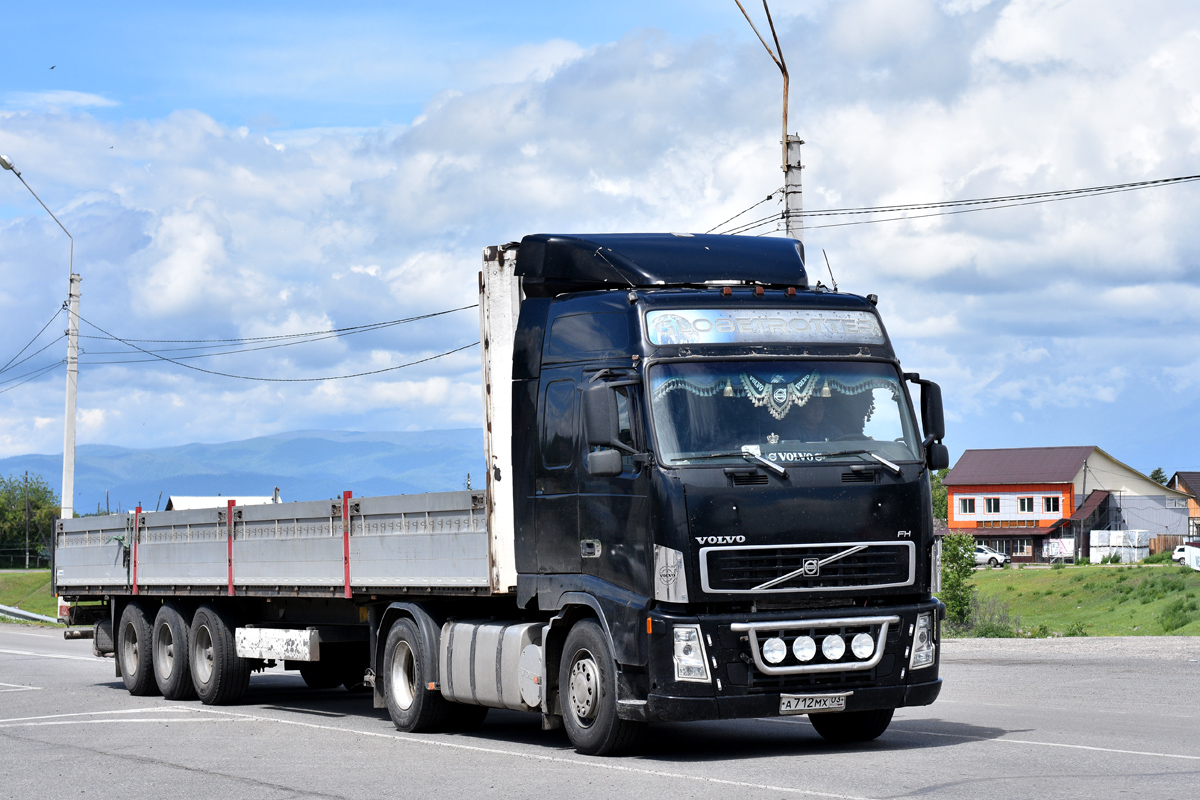 Бурятия, № А 712 МХ 03 — Volvo ('2002) FH12.400