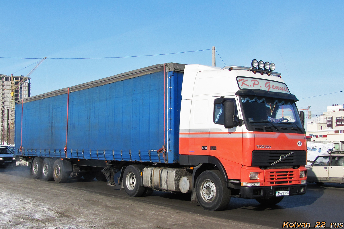 Восточно-Казахстанская область, № 144 ABA 16 — Volvo ('1993) FH12.420