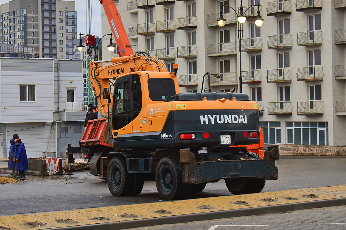 Волгоградская область, № 1032 ВН 34 — Hyundai R140W