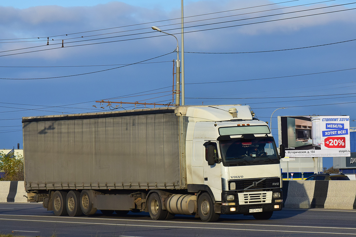 Дагестан, № М 221 ХВ 05 — Volvo ('1993) FH12.340