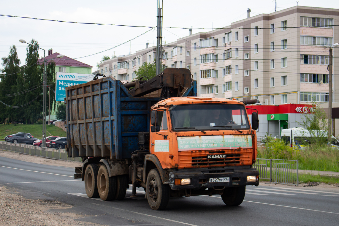 Московская область, № Е 327 ОР 797 — КамАЗ-65115-62