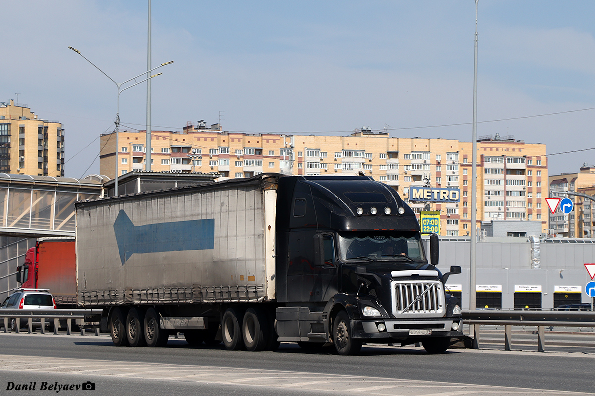 Свердловская область, № А 049 НЕ 89 — Volvo VNL670