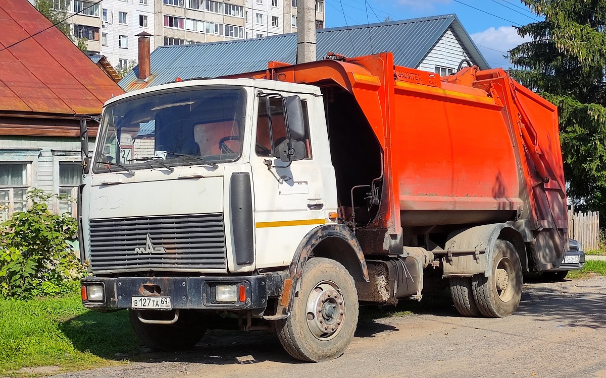 Тверская область, № В 127 ТА 69 — МАЗ-5337A2