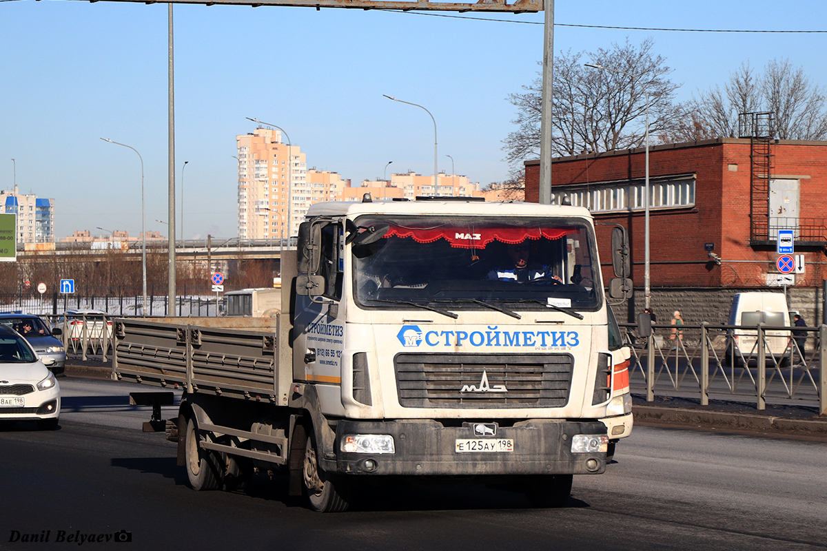 Санкт-Петербург, № Е 125 АУ 198 — МАЗ-4371C0 "Зубрёнок"