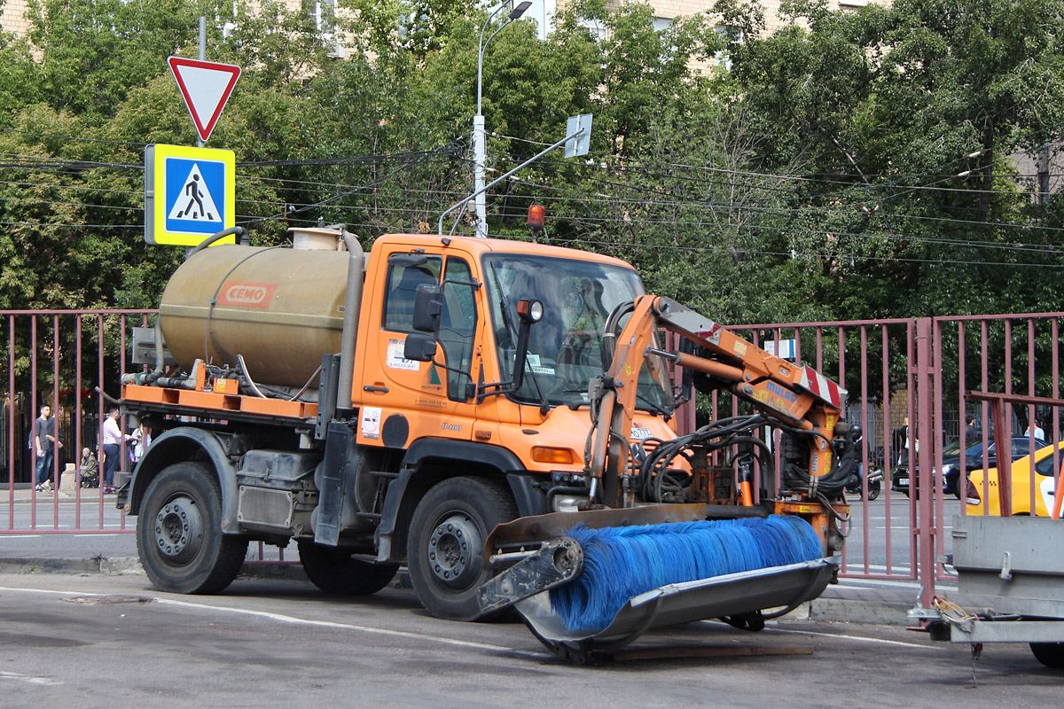 Москва, № В 492 МО 777 — Mercedes-Benz Unimog U400 [Z9M]