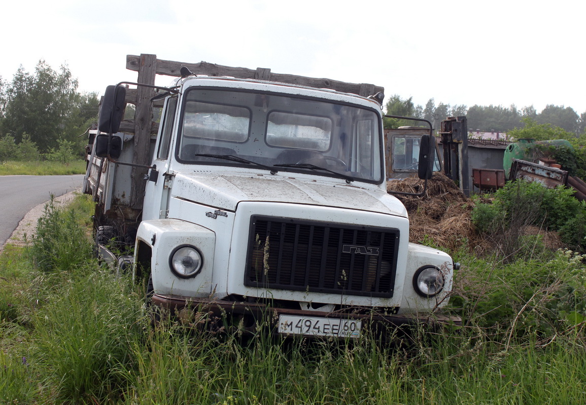 Псковская область, № М 494 ЕЕ 60 — ГАЗ-3309