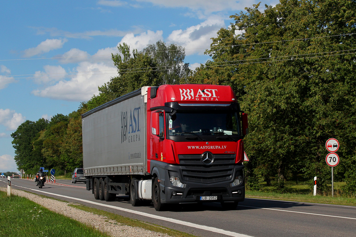 Латвия, № LB-2052 — Mercedes-Benz Actros ('2011)