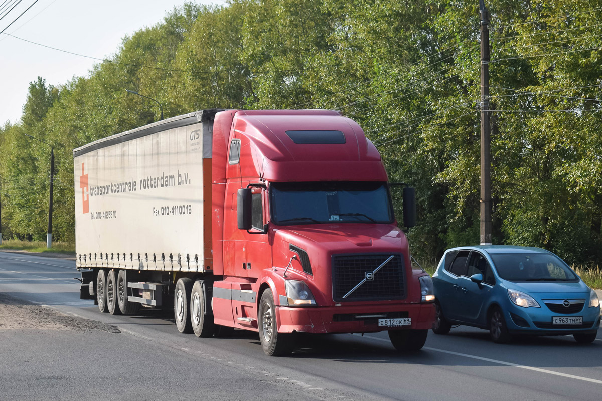 Тверская область, № Е 812 СК 69 — Volvo VNL670