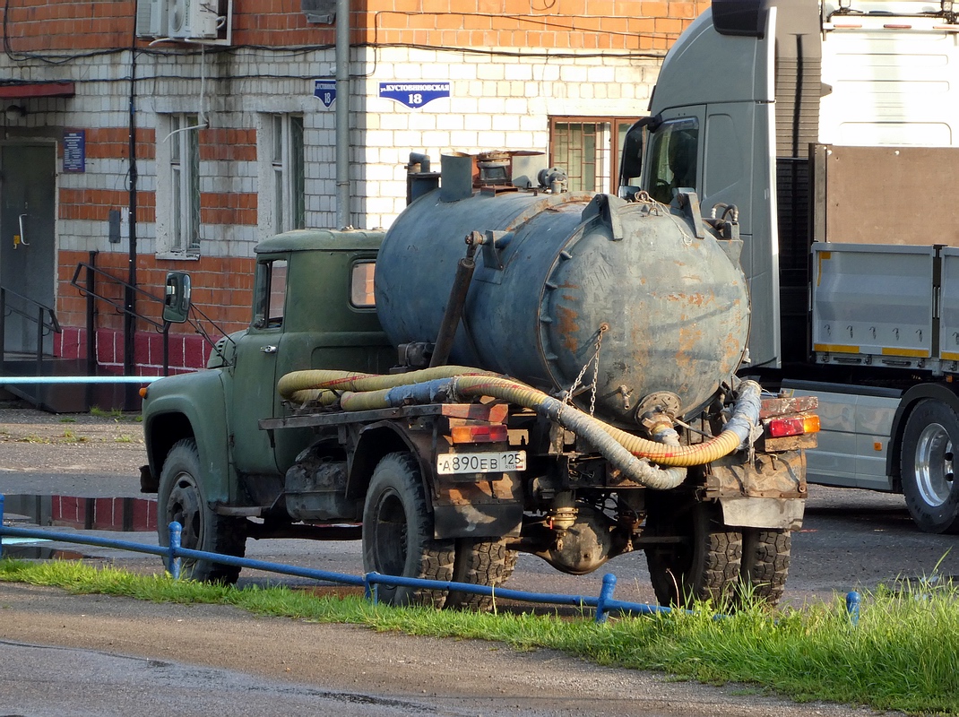 Приморский край, № А 890 ЕВ 125 — ЗИЛ-431412