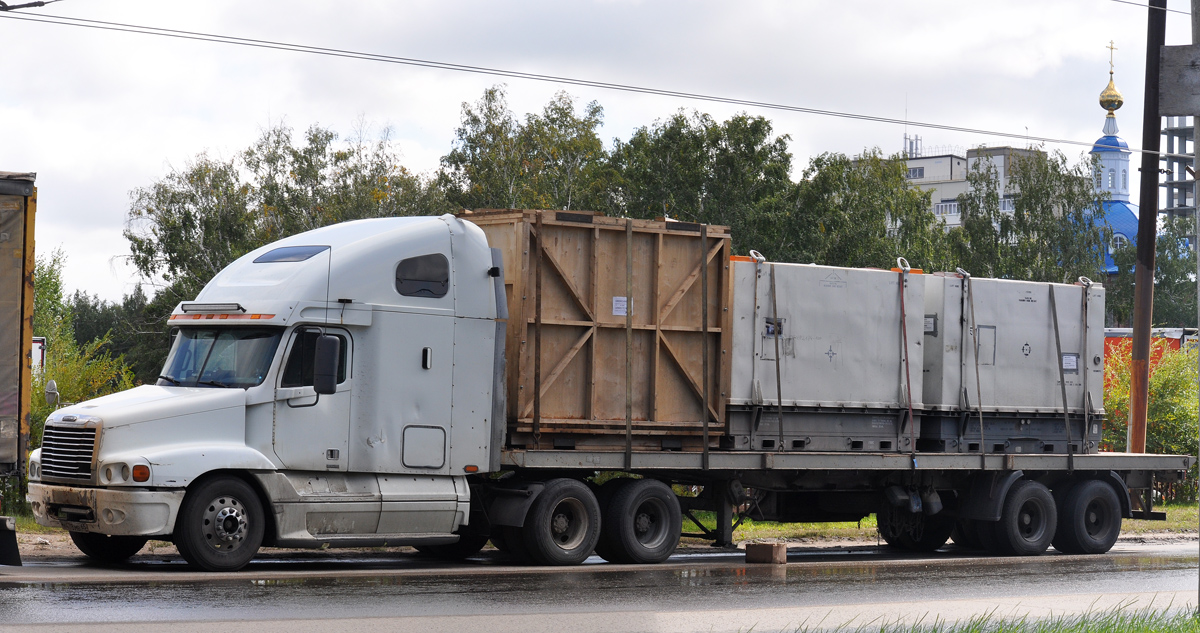 Сахалинская область, № М 478 МВ 65 — Freightliner Century Class