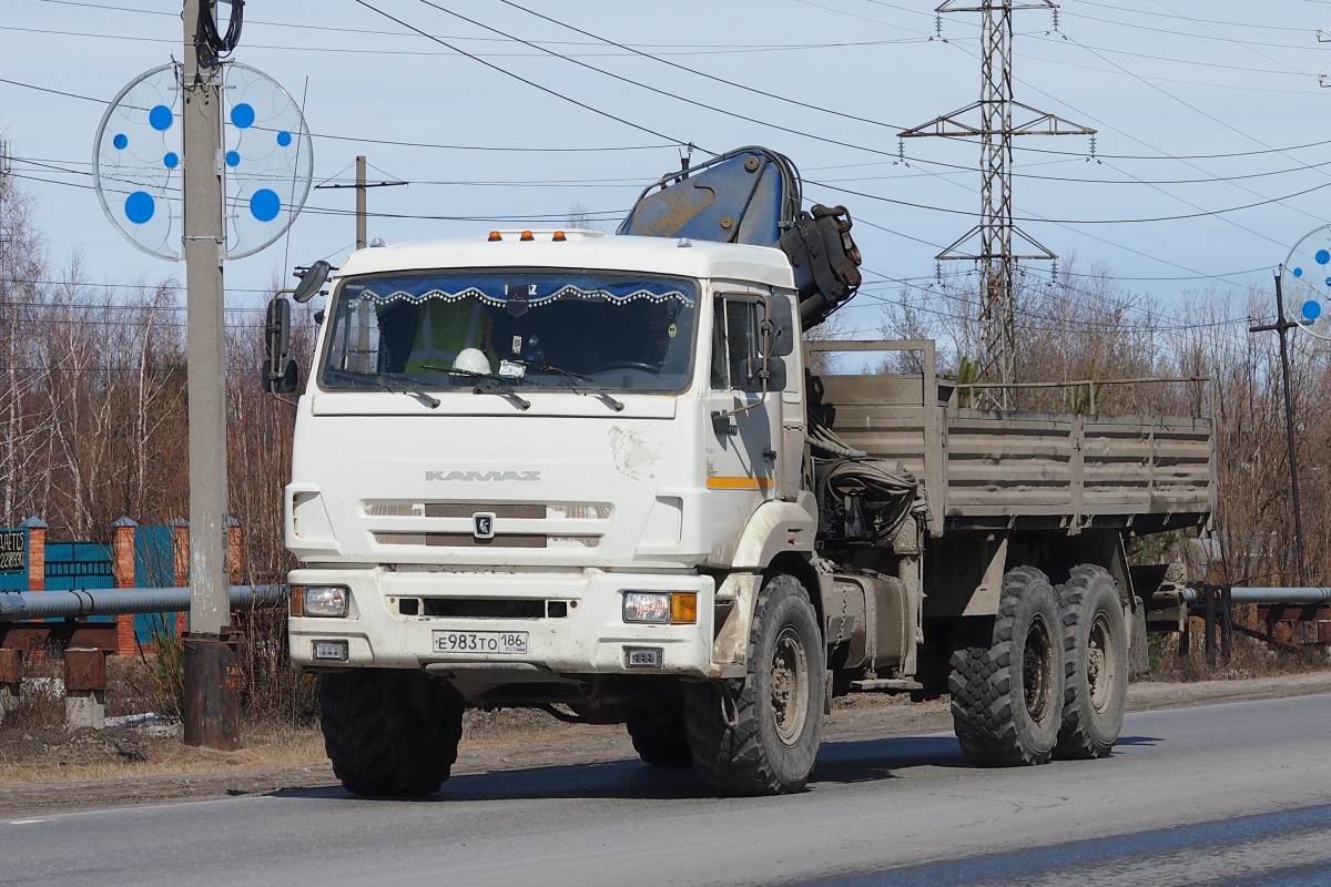 Ханты-Мансийский автоном.округ, № Е 983 ТО 186 — КамАЗ-43118-46