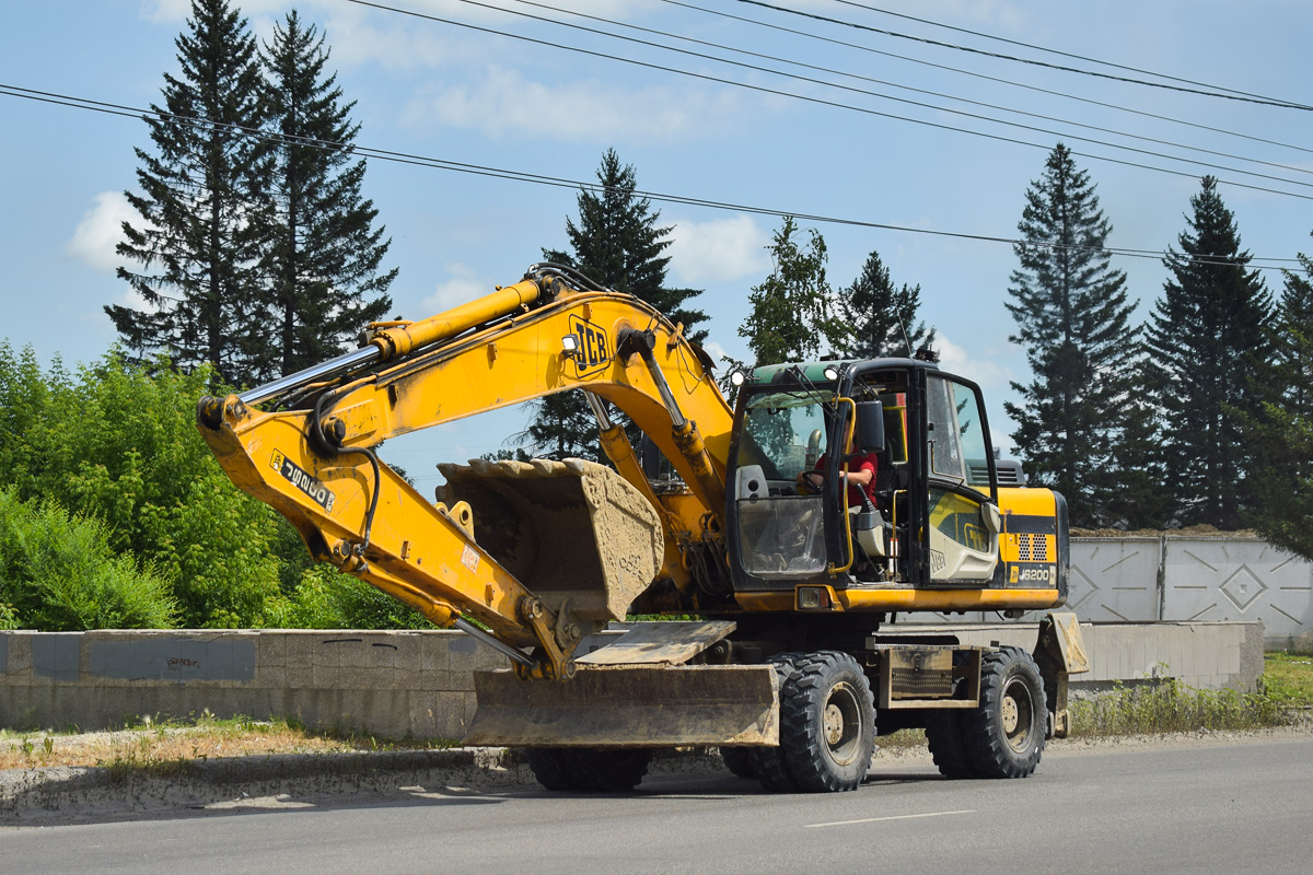 Алтайский край, № 4066 АР 22 — JCB JS200W